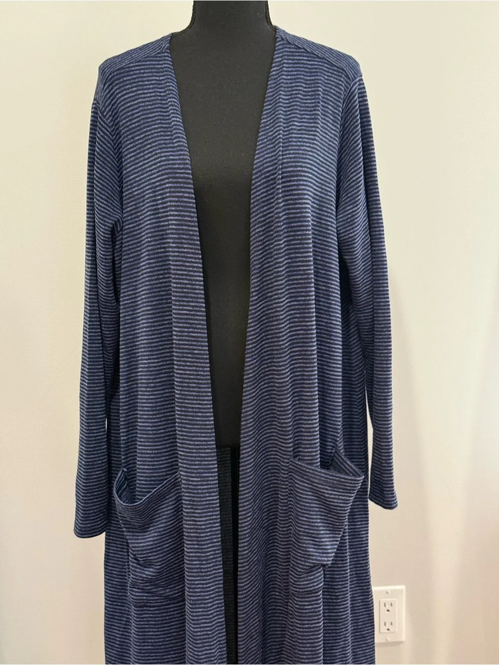 LuLaRoe XL Navy Striped Open-Front Long Cardigan Sweater w Pockets 189 - Picture 2 of 7
